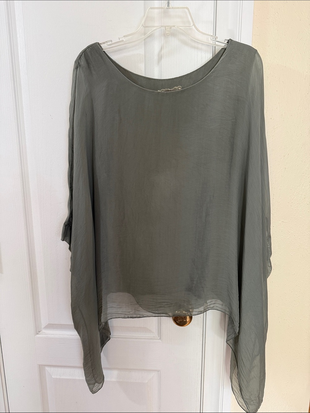Lightweight Washable Silk Crewneck Top in Sage Green